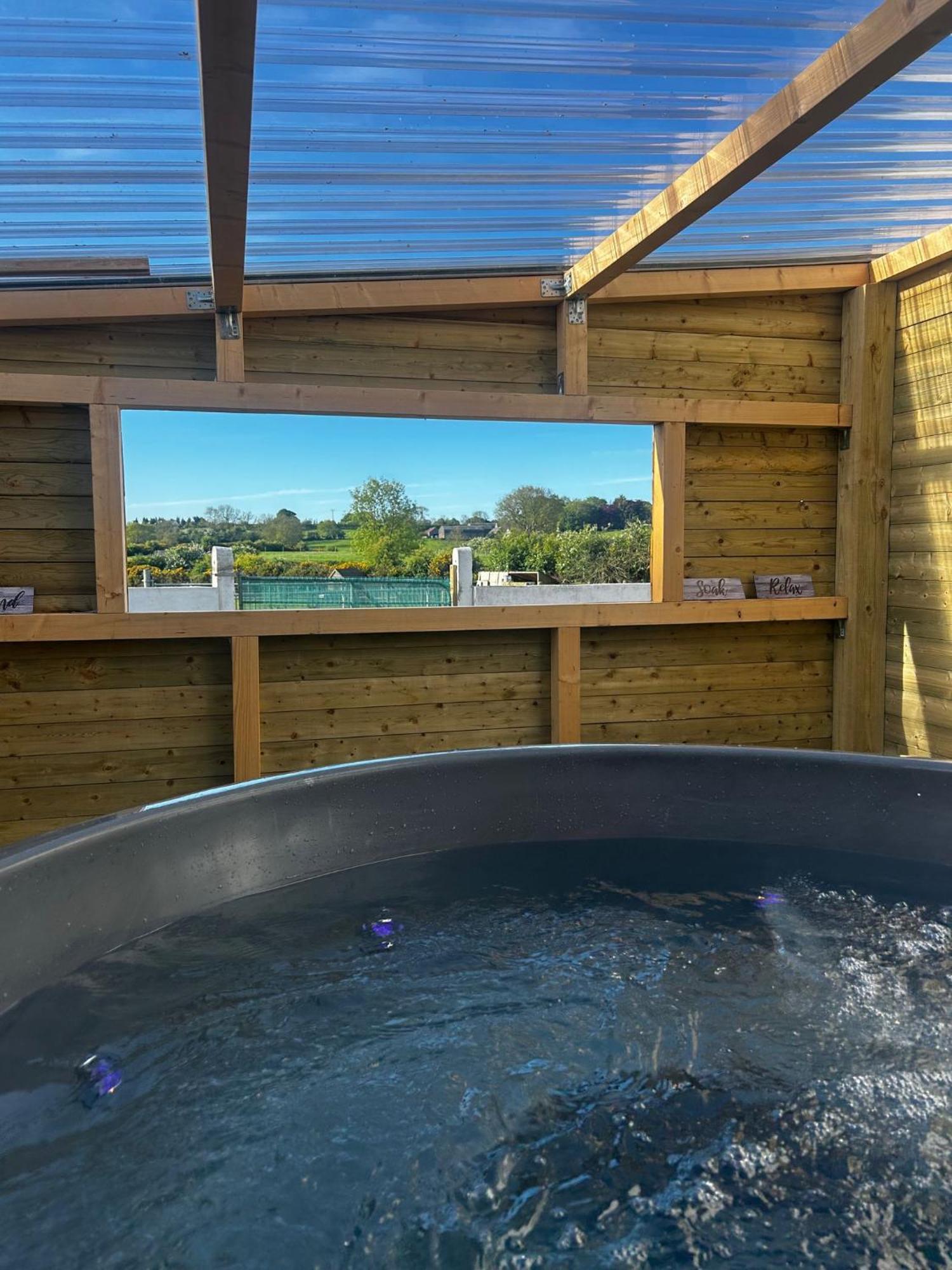 The Alpaca Farmhouse With Hot Tub And Alpaca Experience Included Dromara エクステリア 写真