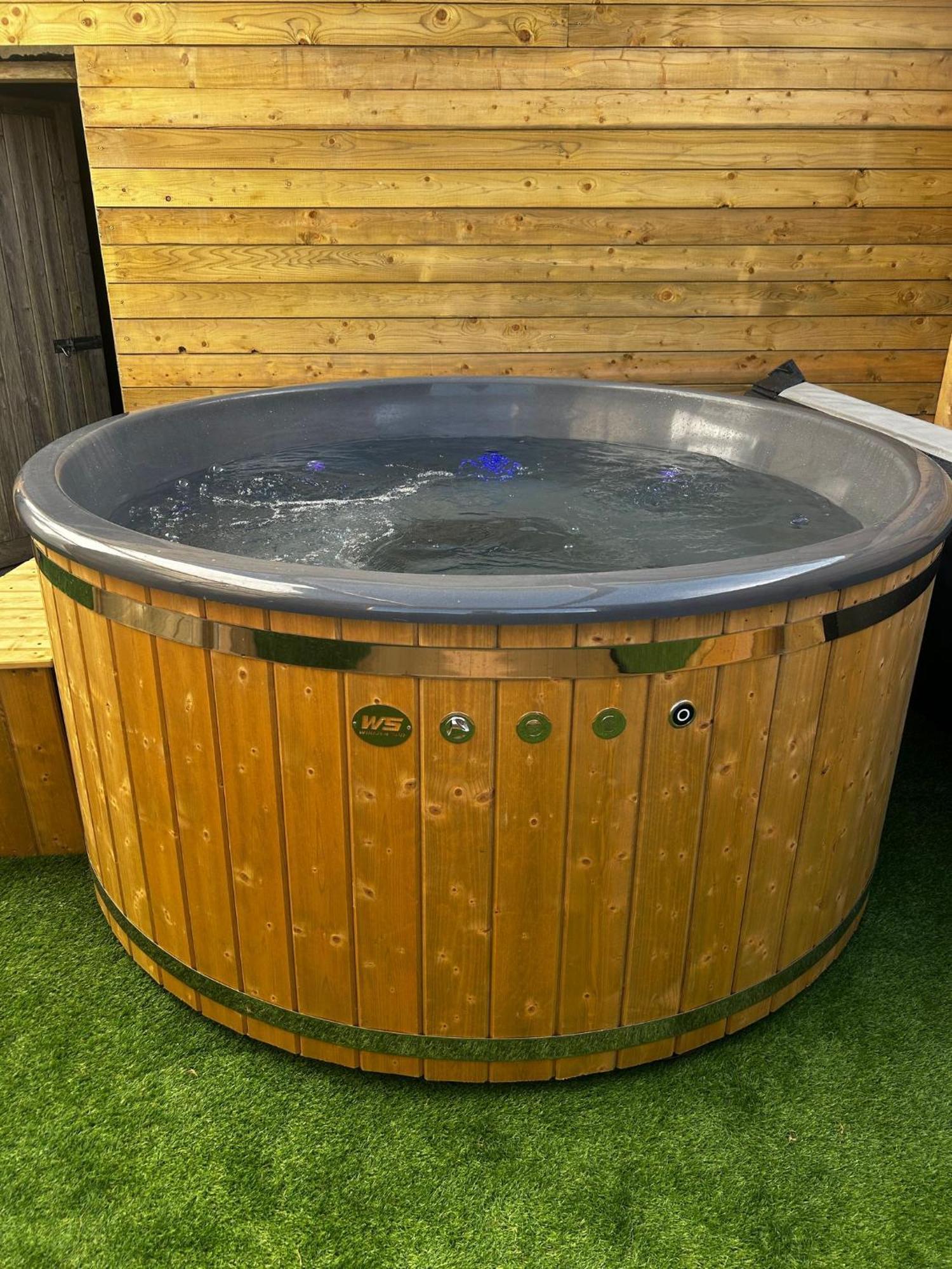 The Alpaca Farmhouse With Hot Tub And Alpaca Experience Included Dromara エクステリア 写真
