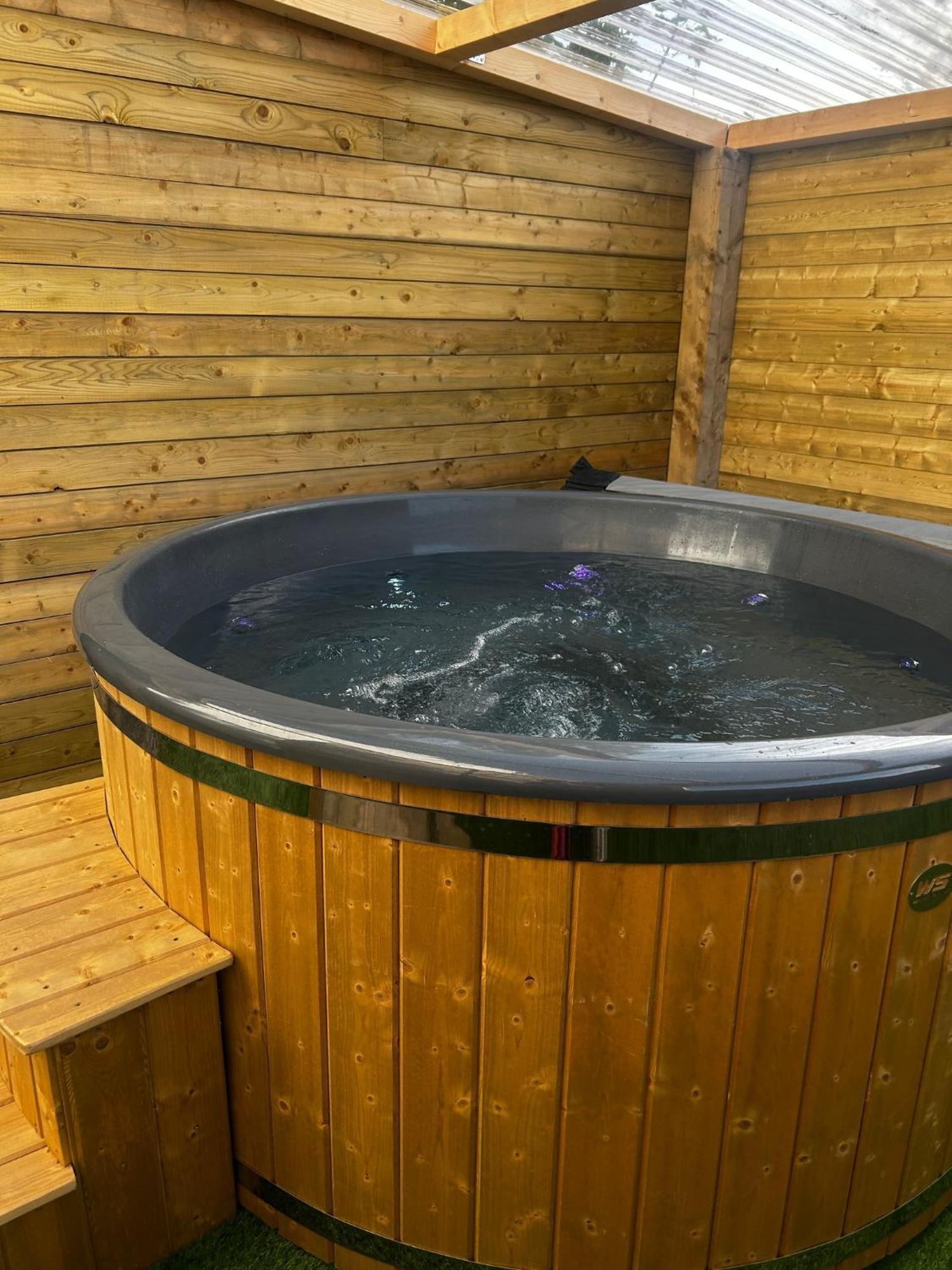 The Alpaca Farmhouse With Hot Tub And Alpaca Experience Included Dromara エクステリア 写真
