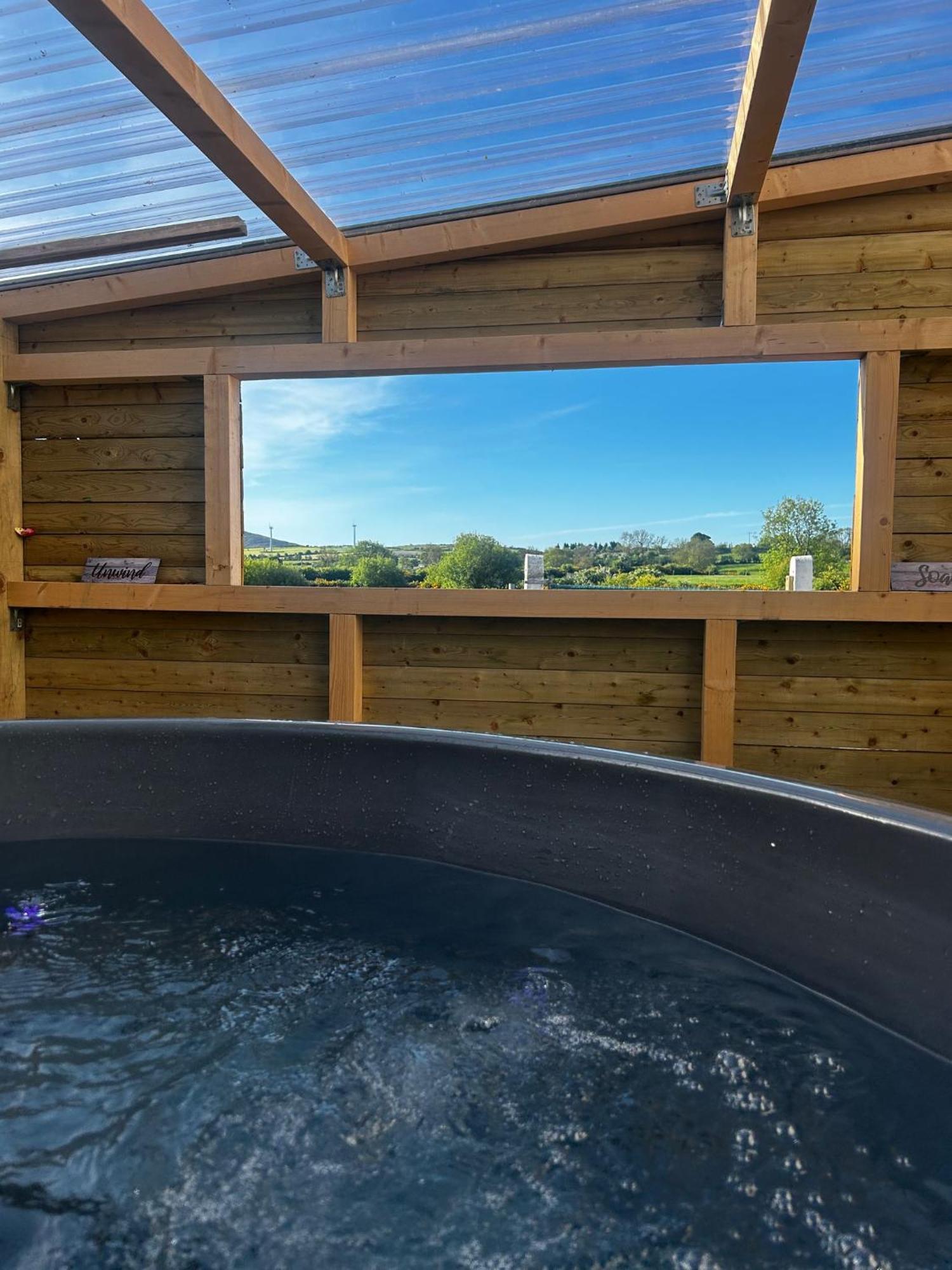 The Alpaca Farmhouse With Hot Tub And Alpaca Experience Included Dromara エクステリア 写真
